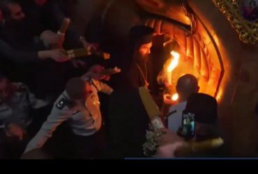 У храмі Гробу Господнього зійшов Благодатний вогонь (відео)