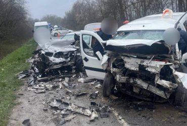 На трасі Житомир-Чернівці перекрили рух через ДТП