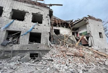 Ворог завдав авіаудару по психоневрологічному інтернату на Сумщині: є поранена (фото)
