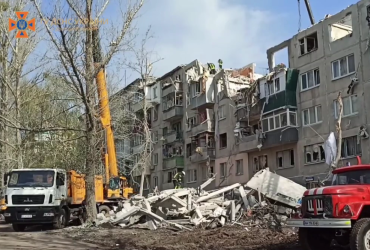 Кривавий обстріл багатоповерхівок в Слов’янську: кількість жертв знову зросла (відео)