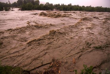 Уровень воды в шести украинских реках растет: как борются с проблемой