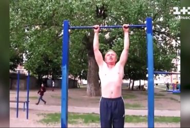 63 рази за хвилину і це в 65 років: харків'янин встанови рекорд із віджимання