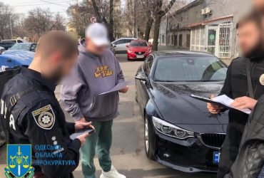 Кинув волонтерів: в Одесі викрили шахрая, який продавав уявні бронежилети для ЗСУ (фото)
