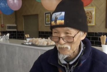 Японець 9 місяців провів у метро Харкова, а тепер вигадав новий спосіб допомогти українцям (відео)