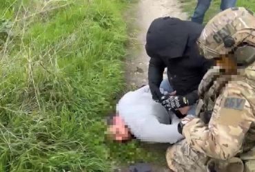 Требовали миллион и заставляли копать себе могилу: в Киеве задержали преступную группу