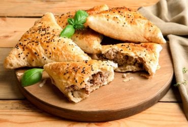 Сочная и ароматная самса: проверенный рецепт, от которого потекут слюнки