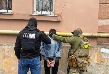 В Одеській області молодик захотів підсадити на небезпечну речовину прикордонників й поплатився (фото, відео)