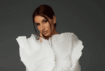 Снайперка Емеральд похвалилася розкішним подарунком від чоловіка