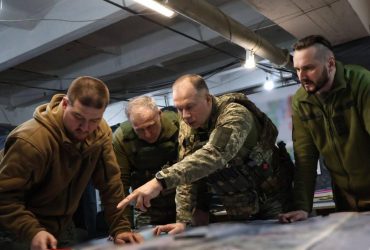 Кожен тут - герой: Сирський приїхав під Бахмут (фото)