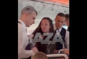 Слава Україні!: п'яна росіянка влаштувала концерт під час перельоту в Москву (відео)
