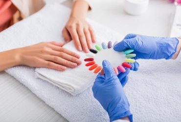 7 элегантных оттенков, которые стильно смотрятся на коротких ногтях