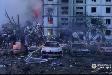 Ракетний удар по багатоповерхівці в Умані: з'явилося відео