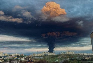 Гауляйтер Севастополя заплутався у кількості українських БПЛА, які вдарили по нафтобазі