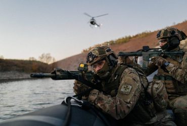 Настоящие герои: Зеленский поздравил пограничников с профессиональным праздником (фото)