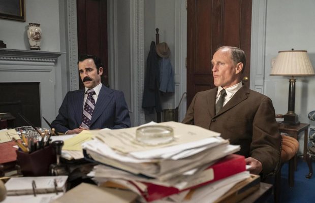 Нові серіали травня 2023: "Сантехніки Білого дому", "Чорний лицар" та "Фубар"