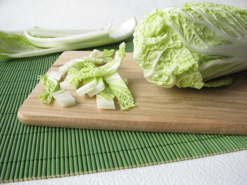 Летний салат с овощами и пекинской капустой – пошаговый рецепт приготовления с фото