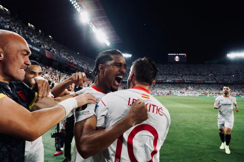 Севілья крокує до свого сьомого трофею Ліги Європи / фото sevillafc.es/ Севілья крокує до свого сьомого трофею Ліги Європи / фото sevillafc.es/