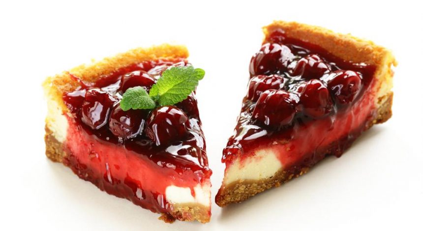 Вишневий чізкейк без випічки: молочний десерт з ягідною кислинкою