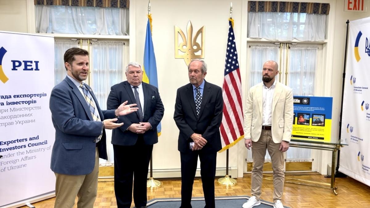 Над цією резолюцією працює цілий український кокус в Конгресі Над цією резолюцією працює цілий український кокус в Конгресі
