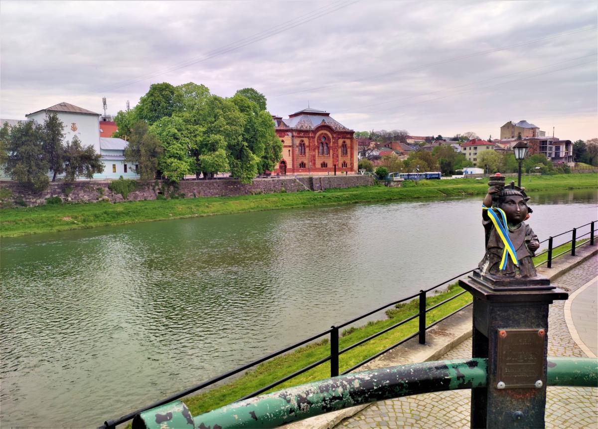 5 идей для весеннего путешествия на выходные по Украине: от сакур до Шевченко