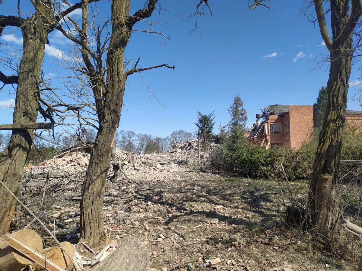 Росіяни запустили по Чернігівській області авіабомби / фото t.me/ok_pivnich1 Росіяни запустили по Чернігівській області авіабомби / фото t.me/ok_pivnich1