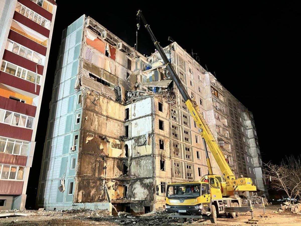 Сейчас специалисты решают судьбу поврежденного дома / фото УГСЧС в Черкасской области Сейчас специалисты решают судьбу поврежденного дома / фото УГСЧС в Черкасской области