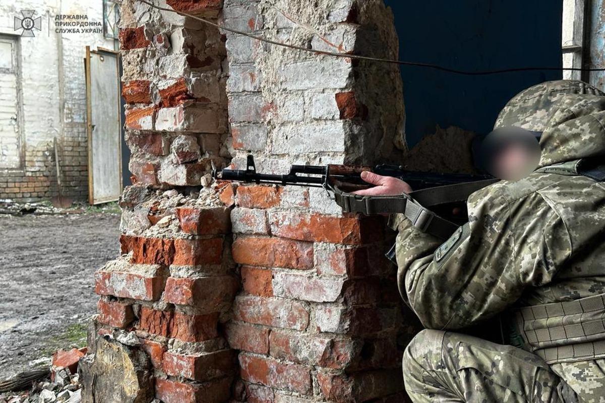 Пограничники в Бахмуте дали врагам "по зубам" / фото / t.me/DPSUkr Пограничники в Бахмуте дали врагам "по зубам" / фото / t.me/DPSUkr