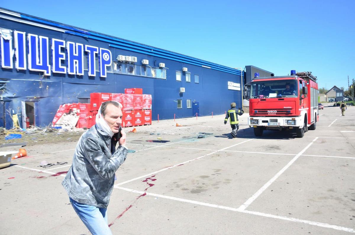 Оккупанты весь день обстреливают Херсон / фото facebook.com/DSNSKHERSON/ Оккупанты весь день обстреливают Херсон / фото facebook.com/DSNSKHERSON/