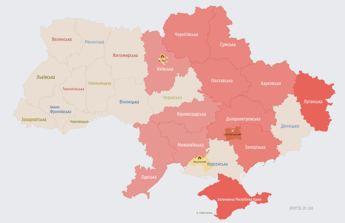 Катра тревог по состоянию на 2:40 4 мая / скриншот Катра тревог по состоянию на 2:40 4 мая / скриншот