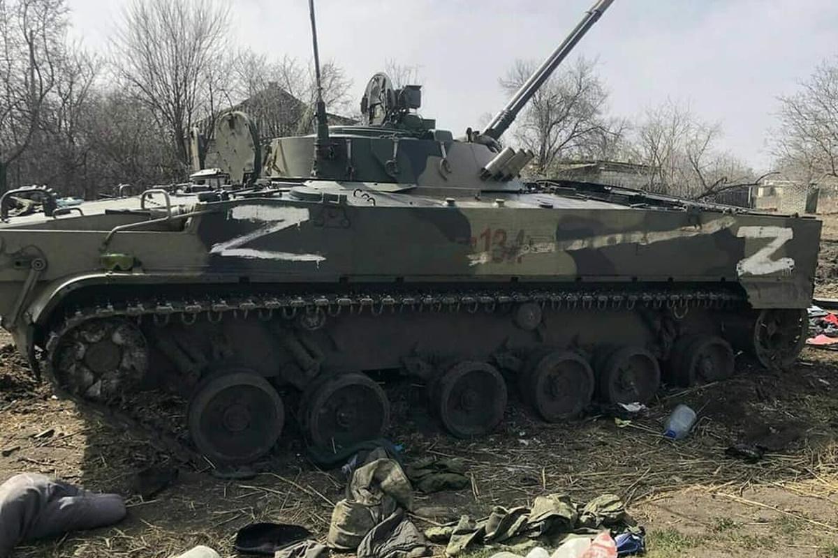 РФ відправила до лінії фронту БМП з "фальшивими" солдатами / фото wikimedia.org РФ відправила до лінії фронту БМП з "фальшивими" солдатами / фото wikimedia.org