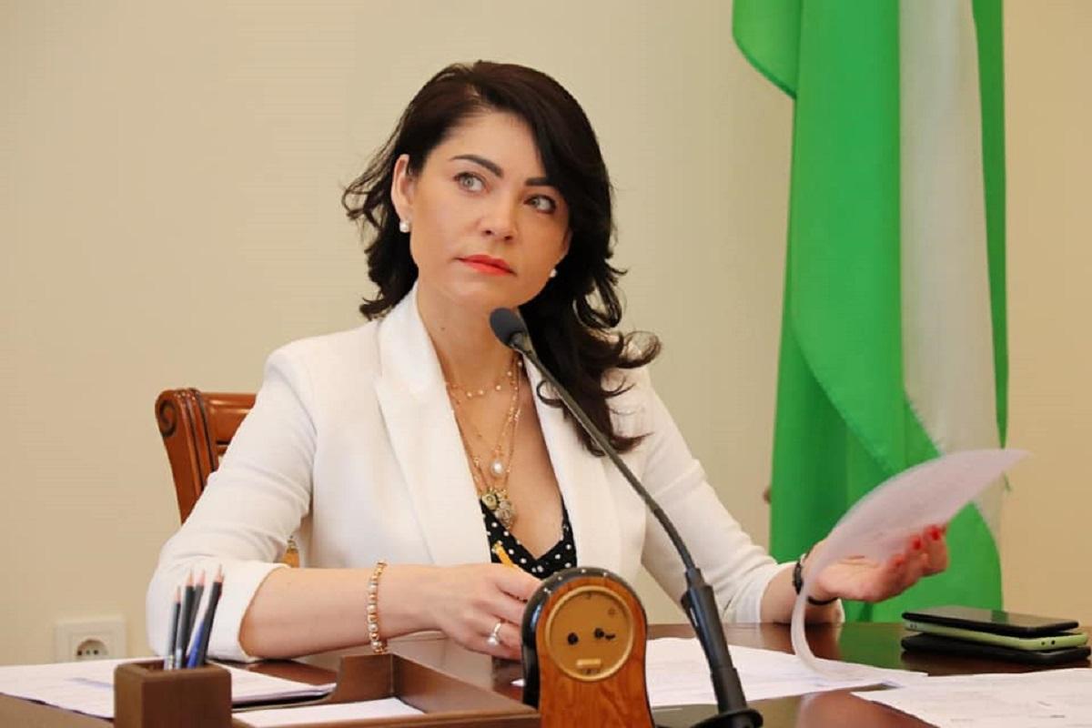 Елена Дума, кандидат на пост председателя АРМА Елена Дума, кандидат на пост председателя АРМА