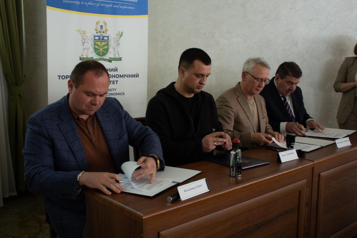 Науковий підхід до відновлення постраждалих територій Київщини Науковий підхід до відновлення постраждалих територій Київщини