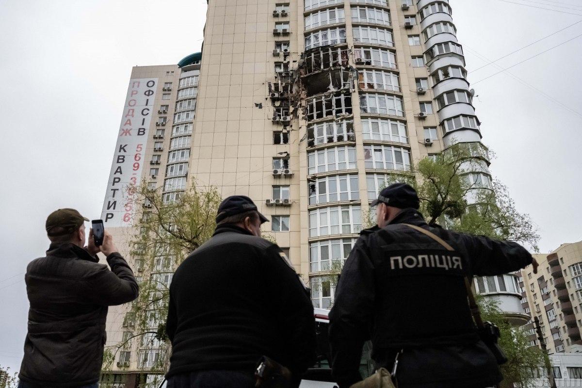 Найсерйозніші руйнування є житловій багатоповерхівці у Святошинському районі / фото УНІАН Найсерйозніші руйнування є житловій багатоповерхівці у Святошинському районі / фото УНІАН