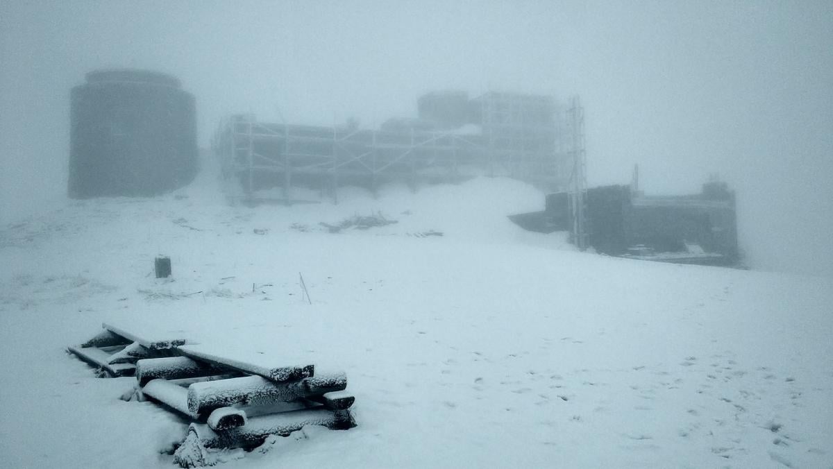 В Карпатах до сих пор царит зима / фото Черногорский горный поисково-спасательный пост В Карпатах до сих пор царит зима / фото Черногорский горный поисково-спасательный пост