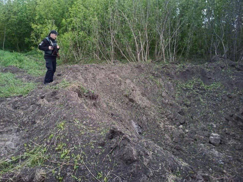 Небитов показал следы от обстрела / фото глава Нацполиции Киевщины Андрей Небитов Небитов показал следы от обстрела / фото глава Нацполиции Киевщины Андрей Небитов
