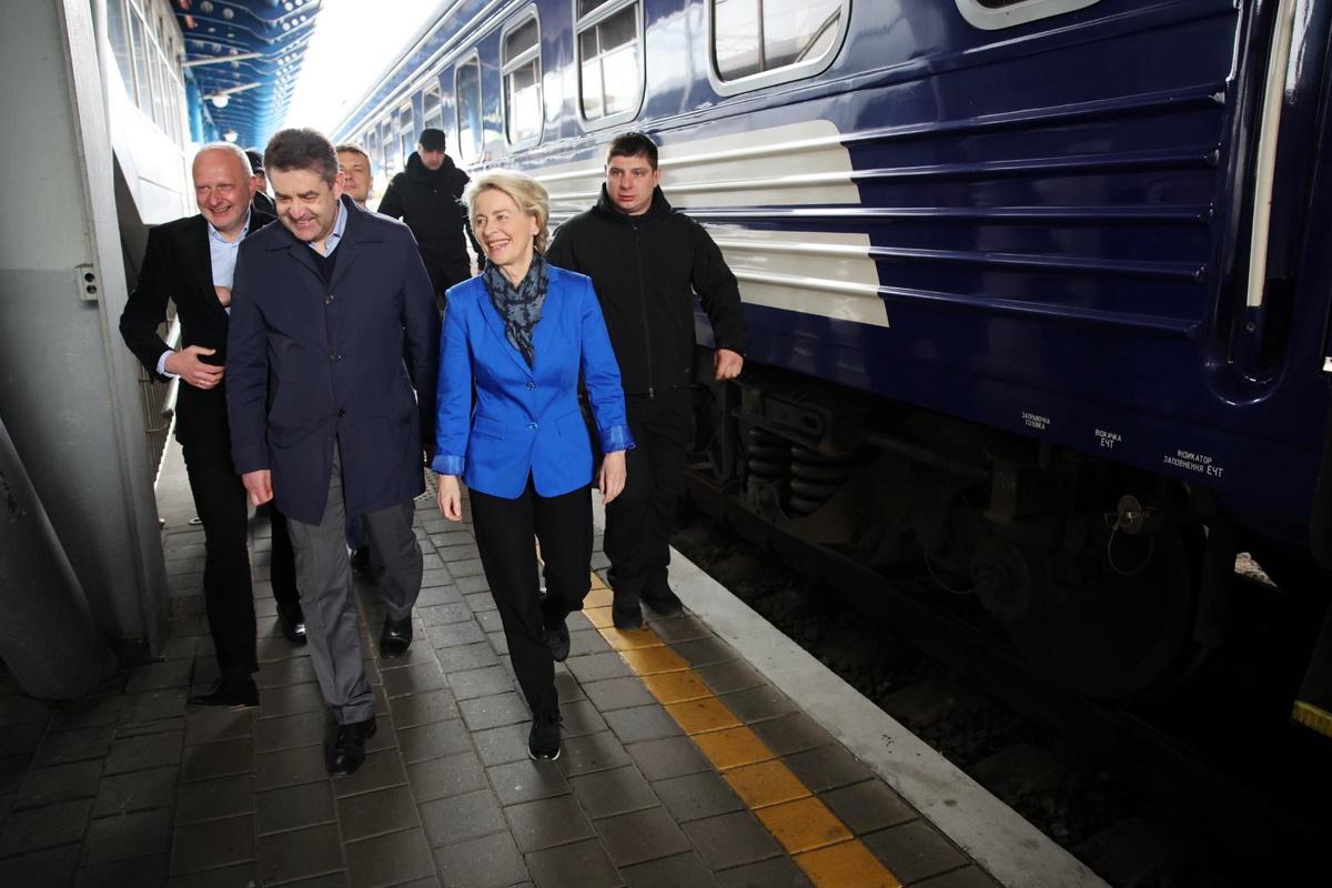 Очільниця Єврокомісії прибула в Україну / twitter.com/vonderleyen Очільниця Єврокомісії прибула в Україну / twitter.com/vonderleyen