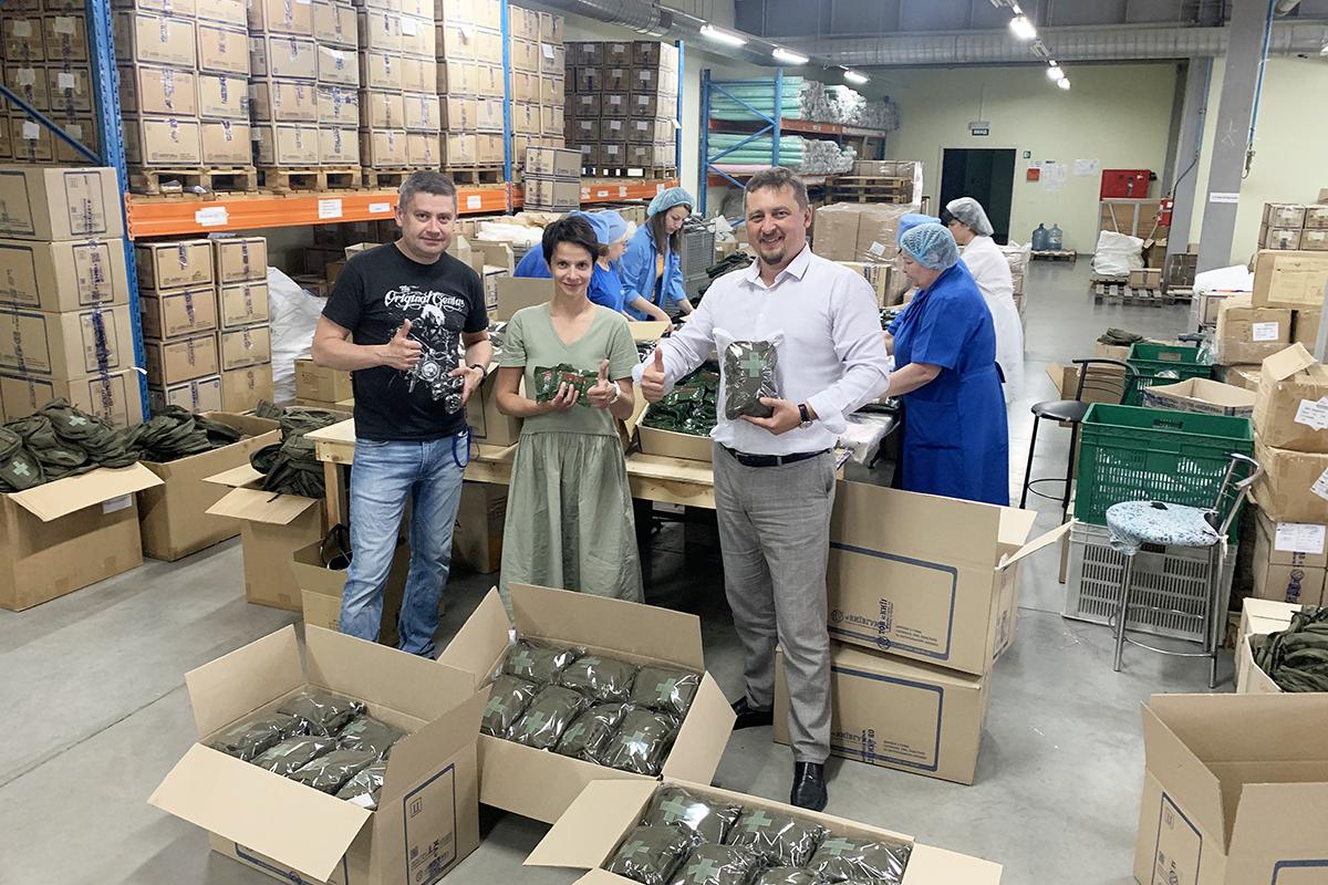 Завдяки сприянню та підтримці країн НАТО українські військові вже отримали 100 тисяч аптечок Завдяки сприянню та підтримці країн НАТО українські військові вже отримали 100 тисяч аптечок