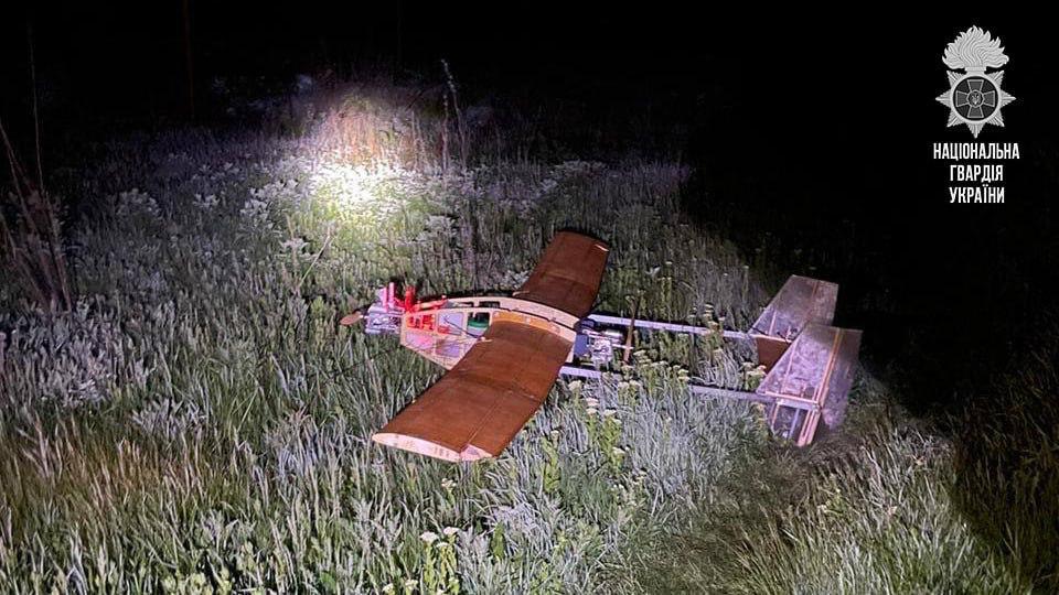 Під час огляду ворожого «розвідника» виявили, що він з вибухівкою / фото Нацгвардії України Під час огляду ворожого «розвідника» виявили, що він з вибухівкою / фото Нацгвардії України