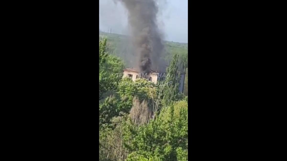 В останні дні в Луганську помітно почастішали" Прильоти " по місцях скупчення російських військ / скріншот В останні дні в Луганську помітно почастішали" Прильоти " по місцях скупчення російських військ / скріншот