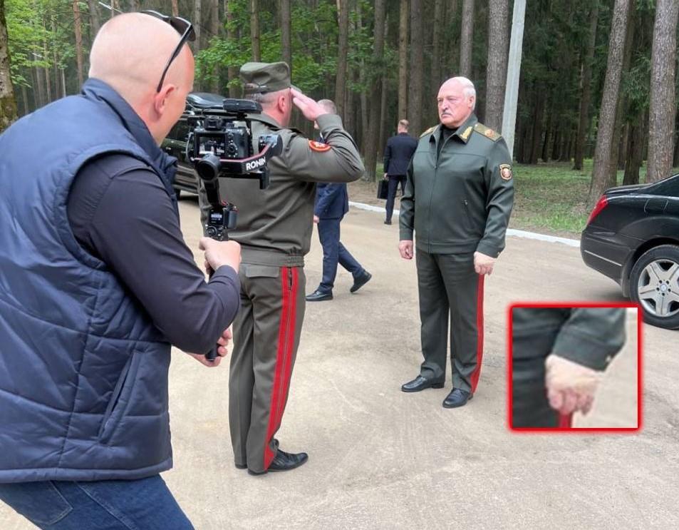 Хворий Лукашенко з'явився на публіці, але є нюанс (фото) Хворий Лукашенко з'явився на публіці, але є нюанс (фото)