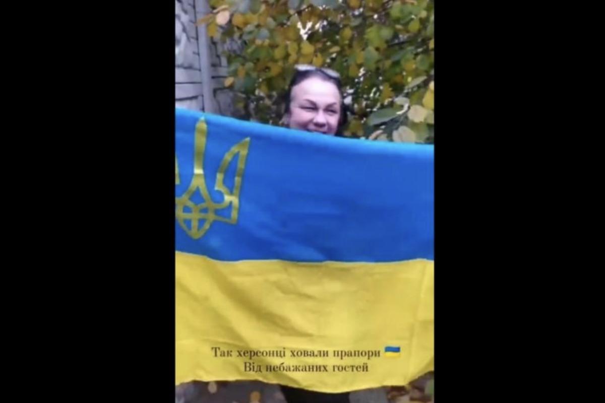 Прапор пережив окупацію / скріншот Прапор пережив окупацію / скріншот