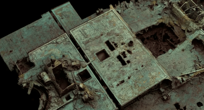 На месте дыры справа была парадная лестница корабля / фото ATLANTIC PRODUCTIONS/MAGELLAN На месте дыры справа была парадная лестница корабля / фото ATLANTIC PRODUCTIONS/MAGELLAN