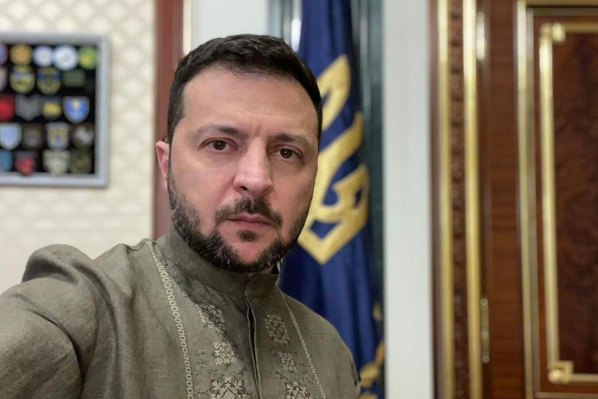 Зеленський у День вишиванки одягнув особливу сорочку (фото) Зеленський у День вишиванки одягнув особливу сорочку (фото)