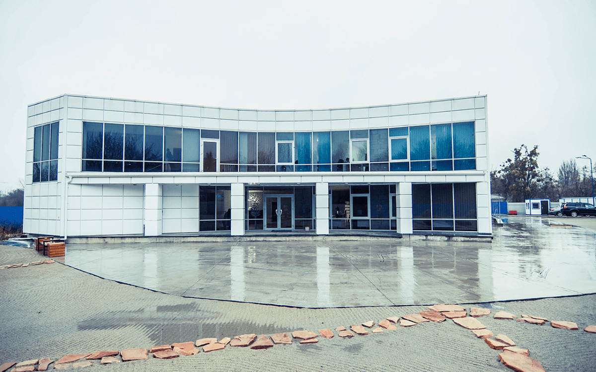 У Феофанії побудували завод 'Росяна' з унікальною технологією виробництва питної води