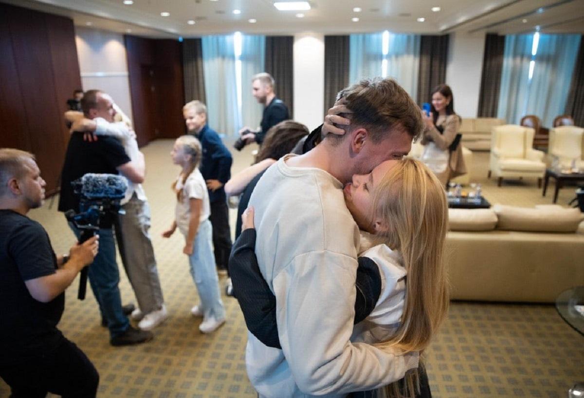 Жена командира "Азова ""Редиса" рассказала о жизни любимого после освобождения из плена / фото twitter.com/KatProkopenkoUa