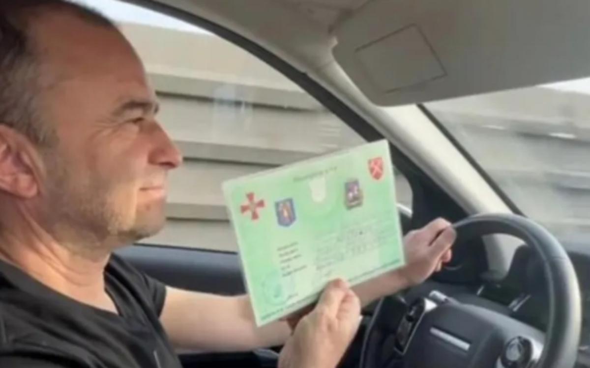 Военные поставили на место Павлика и его жену после скандала с проездом по мосту / скриншот Военные поставили на место Павлика и его жену после скандала с проездом по мосту / скриншот