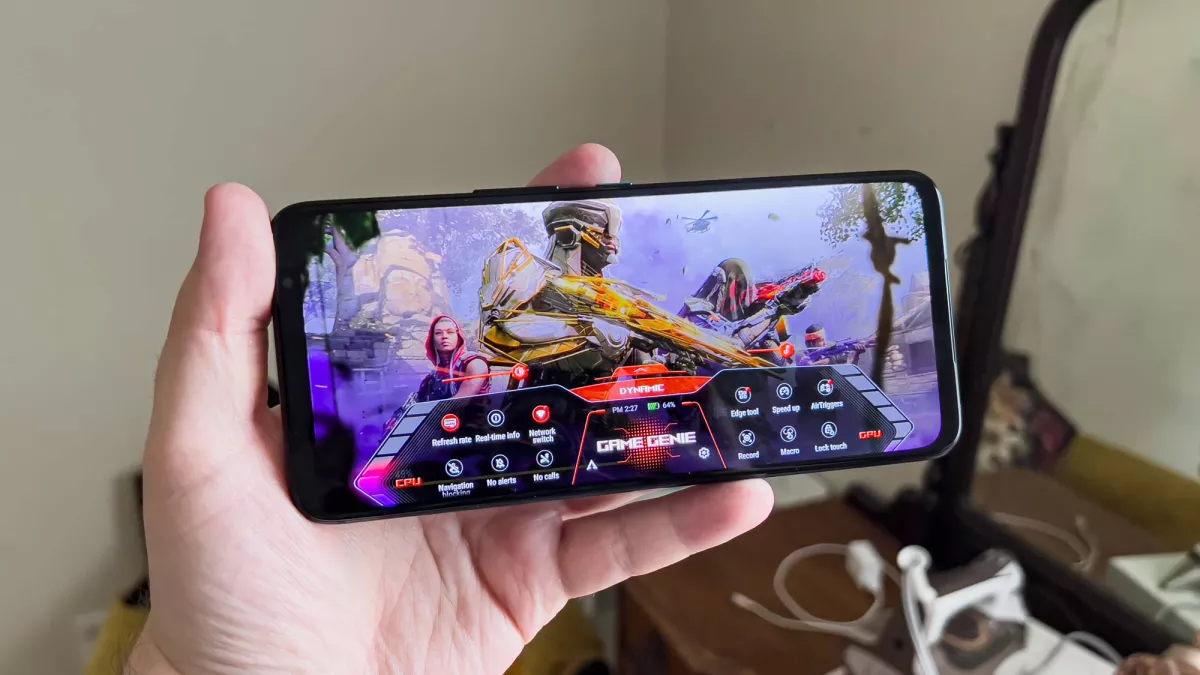 Asus ROG Phone 7 Ultimate / фото Tom's Guide Asus ROG Phone 7 Ultimate / фото Tom's Guide