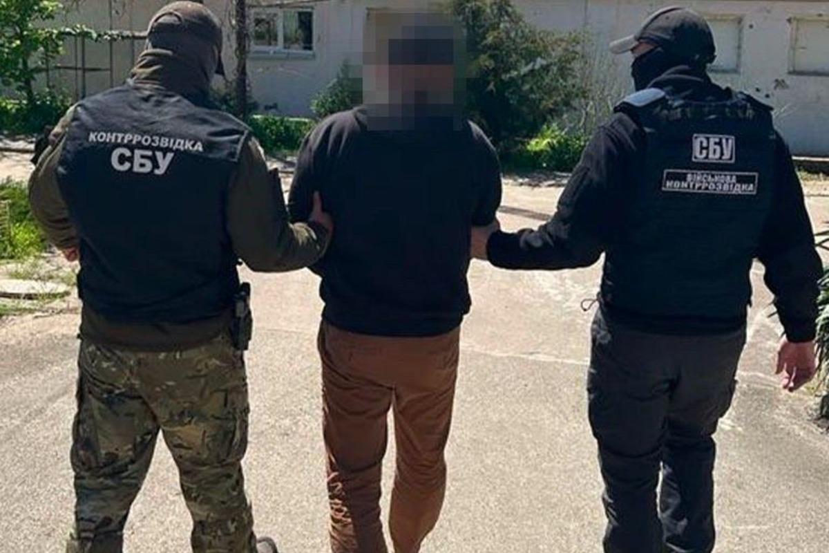 В Николаевской области задержали матроса, который корректировал "шахедные" удары по Украине / фото пресс-служба СБУ В Николаевской области задержали матроса, который корректировал "шахедные" удары по Украине / фото пресс-служба СБУ