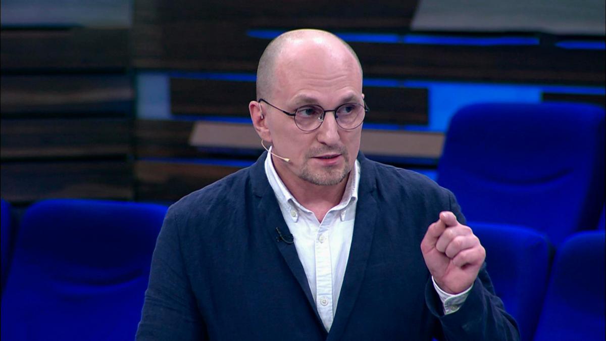 Карнаухов стверджує, що таким чином вони "рятують людей" / скріншот Карнаухов стверджує, що таким чином вони "рятують людей" / скріншот