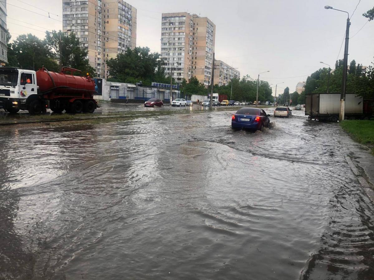 Одессу накрыл проливной дождь / фото пресс-служба мэрии Одессы